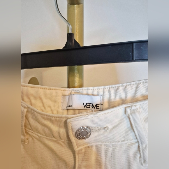 Vervet Cream Distressed Jeans - Picture 3 of 3